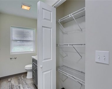 102 Kathleen Dr - Photo Thumbnail 17