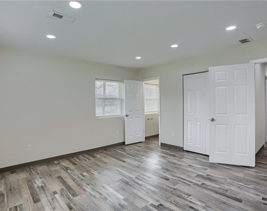 102 Kathleen Dr - Photo Thumbnail 13
