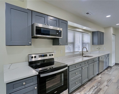 102 Kathleen Dr - Photo Thumbnail 1