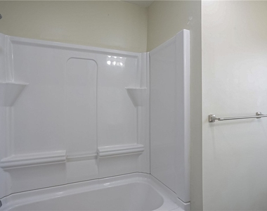 102 Kathleen Dr - Photo Thumbnail 19