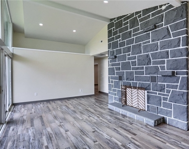 102 Kathleen Dr - Photo Thumbnail 5
