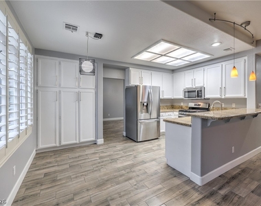 9785 Trail Rider Drive - Photo Thumbnail 14