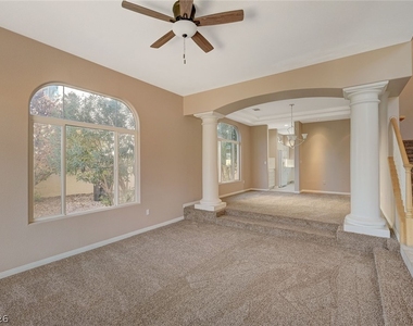1934 Grey Eagle Street - Photo Thumbnail 7