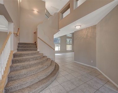 1934 Grey Eagle Street - Photo Thumbnail 3