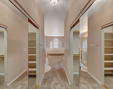 1934 Grey Eagle Street - Photo Thumbnail 36
