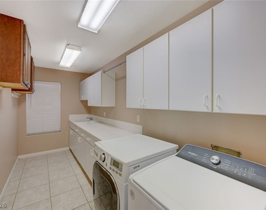 1934 Grey Eagle Street - Photo Thumbnail 27