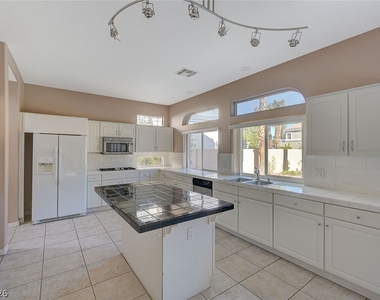 1934 Grey Eagle Street - Photo Thumbnail 17