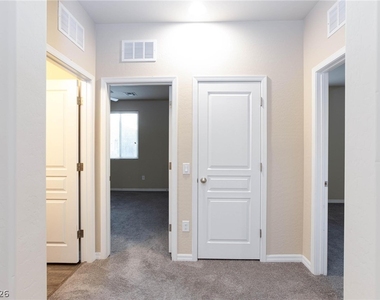 10956 Hunting Hawk Road - Photo Thumbnail 45