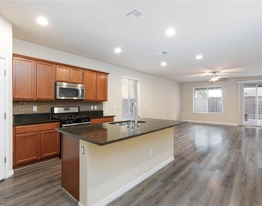10956 Hunting Hawk Road - Photo Thumbnail 11