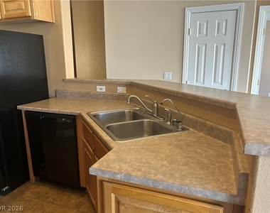9440 Thunder Sky Street - Photo Thumbnail 5