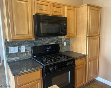 9440 Thunder Sky Street - Photo Thumbnail 4