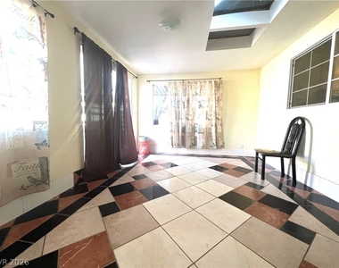 7054 Fenway Avenue - Photo Thumbnail 7
