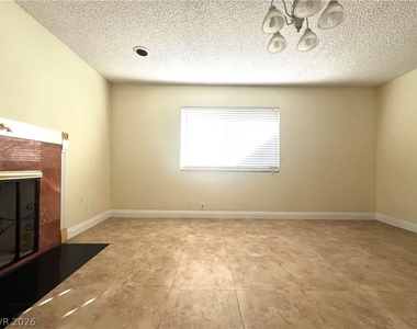 7054 Fenway Avenue - Photo Thumbnail 4