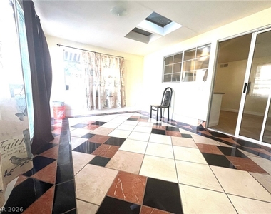 7054 Fenway Avenue - Photo Thumbnail 10