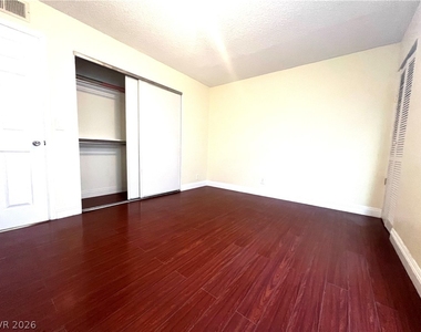 7054 Fenway Avenue - Photo Thumbnail 22