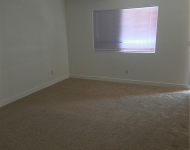436 N 13th Street - Photo Thumbnail 7