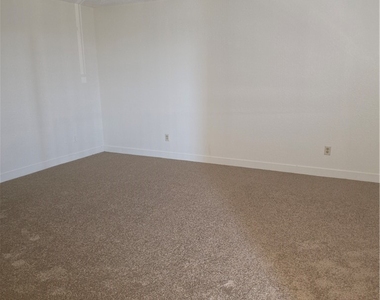 436 N 13th Street - Photo Thumbnail 6