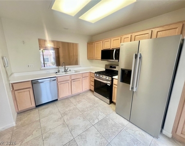 9320 Villa Ridge Drive - Photo Thumbnail 4