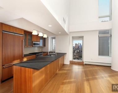 East 59th Street - Photo Thumbnail 1