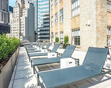 Wall Street - Photo Thumbnail 3