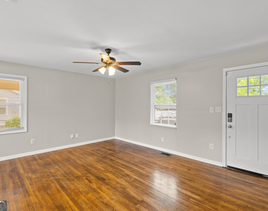 2161 Rochelle Way - Photo Thumbnail 3