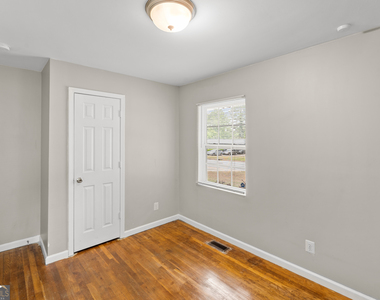 2161 Rochelle Way - Photo Thumbnail 12