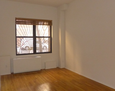 70 East 12th Street - Photo Thumbnail 5