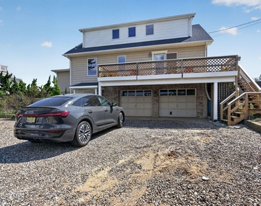 1521 Ocean Avenue - Photo Thumbnail 6