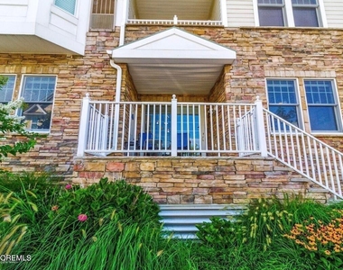 22 Cooper Avenue - Photo Thumbnail 11