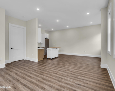 527 Bangs Avenue - Photo Thumbnail 8