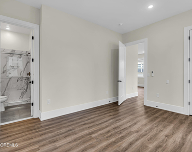 527 Bangs Avenue - Photo Thumbnail 11