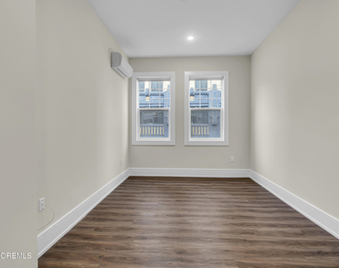 527 Bangs Avenue - Photo Thumbnail 13