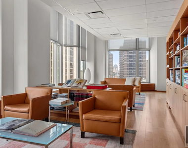 Spruce Street - Photo Thumbnail 9