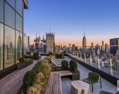 10th Avenue - Photo Thumbnail 10