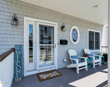 310 18th Avenue - Photo Thumbnail 2