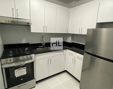 East 35 Street - Photo Thumbnail 4