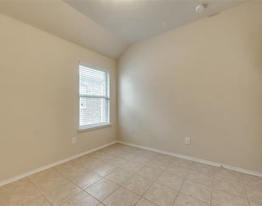 4721 Lazy Oaks Street - Photo Thumbnail 25