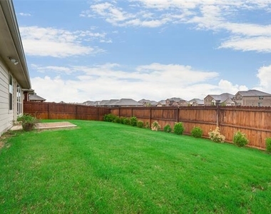 4721 Lazy Oaks Street - Photo Thumbnail 28