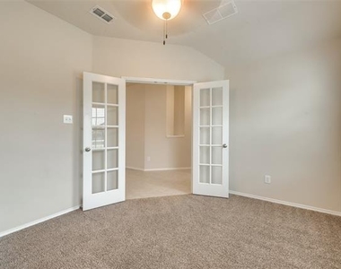 4721 Lazy Oaks Street - Photo Thumbnail 24