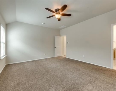 4721 Lazy Oaks Street - Photo Thumbnail 11