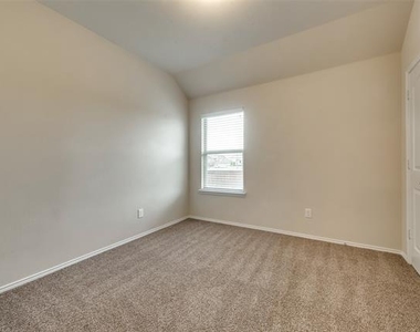 4721 Lazy Oaks Street - Photo Thumbnail 17