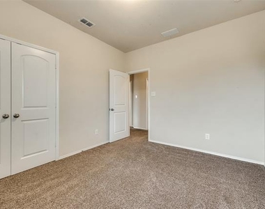 4721 Lazy Oaks Street - Photo Thumbnail 18
