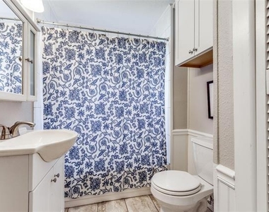 1813 Oak Shore Drive - Photo Thumbnail 7