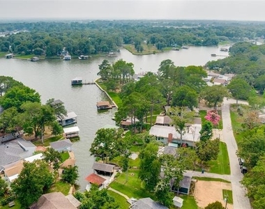 1813 Oak Shore Drive - Photo Thumbnail 13