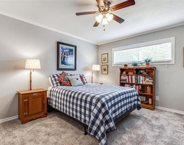 1813 Oak Shore Drive - Photo Thumbnail 3