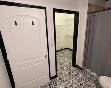 3225 Turtle Creek Boulevard - Photo Thumbnail 22