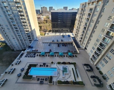 3225 Turtle Creek Boulevard - Photo Thumbnail 23