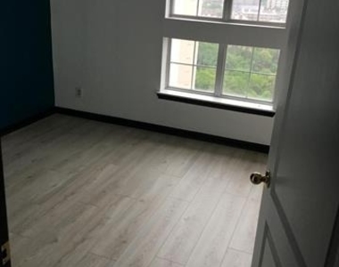 3225 Turtle Creek Boulevard - Photo Thumbnail 2