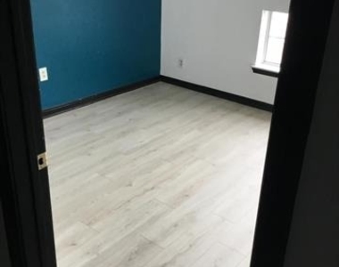 3225 Turtle Creek Boulevard - Photo Thumbnail 4