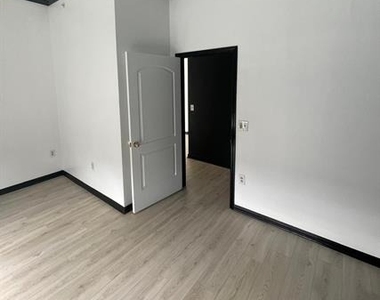 3225 Turtle Creek Boulevard - Photo Thumbnail 13